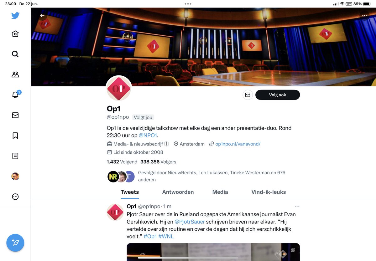 harmbeertema's tweet photo. Grappig, @op1npo volgt mij wel. 

Toch heeft die hele redactie geen idee dat ik als enige in de onderwijscommissie, als oppositie nota bene, alles deed om #Wiersma in het zadel te houden. En dat ik al heel lang betoog dat niet de Ministers en niet de Tweede en Eerste Kamer iets te zeggen hebben in onderwijsland, maar de onderwijsbestuurders. Zij zijn de baas. 
Ik zag dat Wiersma de eerste minister was sinds decennia die de juiste analyse maakte en ons beschamend slechte onderwijs (rampzalig lerarentekort, kwart leerlingen semi-analfabeet) wilde verbeteren door meer regie te nemen door de lumpsum efficiënter in te zetten. En juist dat pikten de bestuurders niet. Dus werd deze briljante, moedige, maar te jonge en onervaren minister beledigd, tegengewerkt en uiteindelijk weggedragen door zijn ambtenaren en vooral door de bestuurders die hun eigenaarschap bedreigd zagen. 

Op1 heeft dat allemaal gemist, terwijl ze me wel volgen. Hoe kan dat nou! 
En ineens weet je het weer: het is dat cordon sanitair, het cordon publicitair, stevig instandgehouden door zo’n Floor Bremer en zo’n Van Groningen. Want #PVV aan het woord laten, de grootste oppositiepartij? Kunnen ze niet aan beginnen. 

Voorlopig gaat het onderwijs dus verder naar de gallemiezen. De opvolger van Wiersma weet dat één ding het belangrijkst is: houd de bestuurders te vriend, niet tegenspreken, opzitten en pootjes geven. We gaan dus nog veel meer betalen voor nog slechter onderwijs. 
Intussen gaat het wel om uw kinderen. Dat u zich dat goed realiseert.