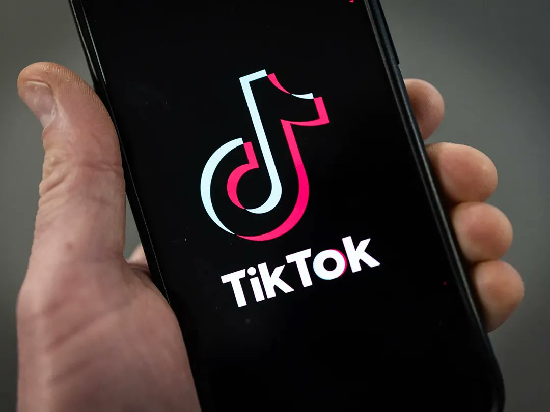 KahunaATM's tweet photo. Dance videos aren’t the only content you’ll see on #TikTok. Consumers are increasingly turning to the popular app for #FinancialEducation and #InvestingTips. Here's how #Banks are using TikTok https://t.co/v9NUOiSELL.
#marketing #financialmarketing #atmdeployers #socialmedia https://t.co/BKTyM9AzNd