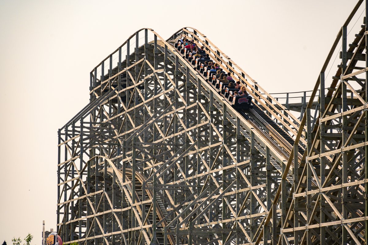 amusementhunt's tweet photo. I'm enjoying those smokey skies. Zippin Pippin at @BayBeach June 2023. #rollercoaster #baybeach #greenbaywi https://t.co/bWCKPXtzhD