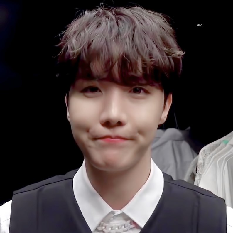 dailysoftHobi's tweet photo. D-482
I want to nom those bread cheeks 🥺
Love u J-HOPE
#훈련병_정호석_자랑스러워
#부대마저_햇살가득_제이홉
#제이홉_전역까지_기다릴게
#JHOPE #HOSEOK #Hobi #JungHoseok #BTSjhope #방탄소년단제이홉 #jhopeBTS #방탄소년단jhope #제이홉 #호비 #정호석 #UntilWeMeetAgainJHOPE https://t.co/gvaorIh8V7