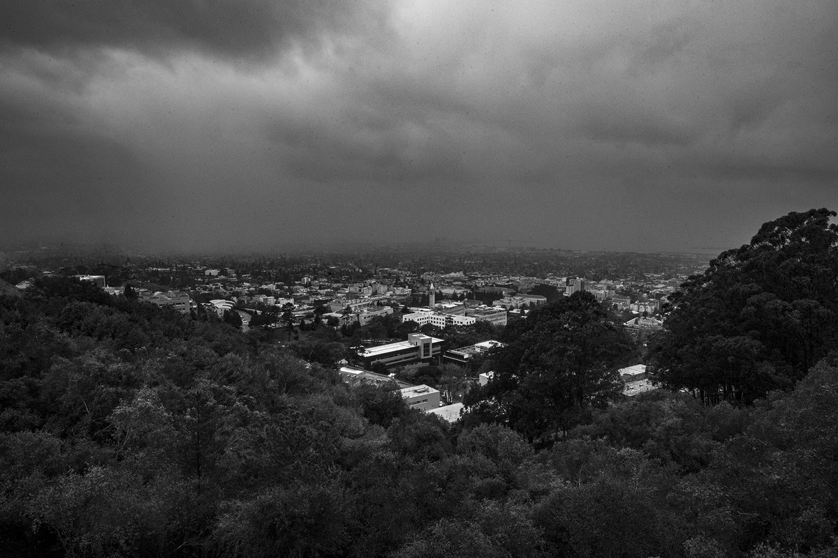 Views galore from the Lawrence Hall of Science overlook. 🤩 #blackandwhite #berkeleypov