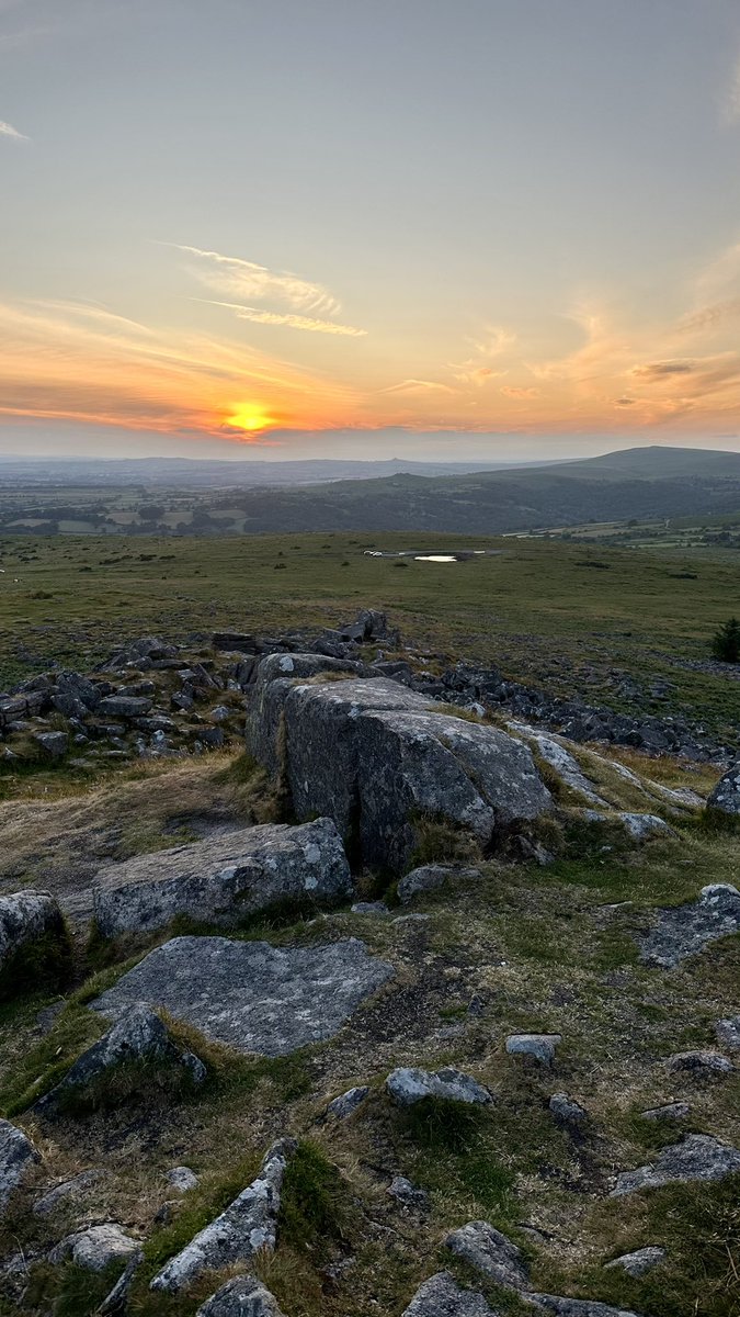 mutley7781's tweet photo. 👀 #Sharpitor #Dartmoor #Devon

#Sunset https://t.co/ZRJcZPcPNp