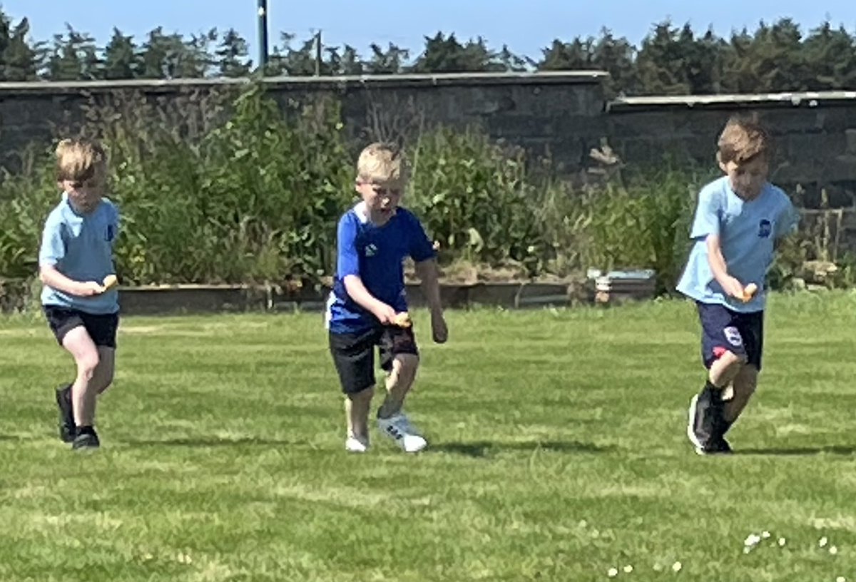BowerSchool's tweet photo. Sports day in the sun, lots of races then a cool down with ice lolly’s. A big thank you to @TescoThurso for their donation of water and crisps! https://t.co/t1wsunnBGX