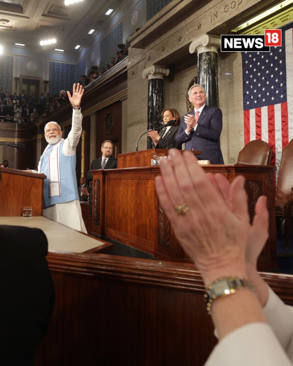 CNNnews18's tweet photo. Glimpses from PM Modi's historic speech at the Joint Session of US Congress

#ModiInUSA #ModiInAmerica #PMModiInUSA #PMModi #India #UnitedStates #NarendraModi #kevinmccarty #USCongress https://t.co/9df9Q9gpQZ