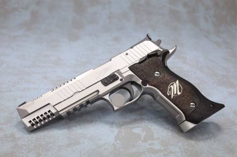 🔥 Hot Listing of the Day on GunBroker: Sig Sauer P226 X-Six Skeleton Mastershop 9mm.
🔥 See it here: bit.ly/3XfNte2 

Would YOU add it to your collection?

#gunbroker #sigsauer #sigp226