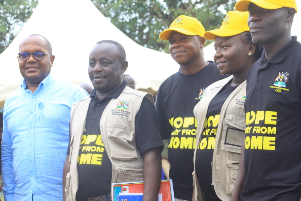 KrlonOfficial's tweet photo. On June 22nd, 2023, we had the honor of official launch of #KRLON at the International Refugee Day Celebration in Kyaka II R/S Joined by esteemed guests @BrightTomAmooti , @Asiimwedw1 , @InnocentNdira , #UNHCR and partner organizations. #RefugeeDay #KRLON #HopeAwayFromHome 🤝✨ https://t.co/8ytqi7JQlr