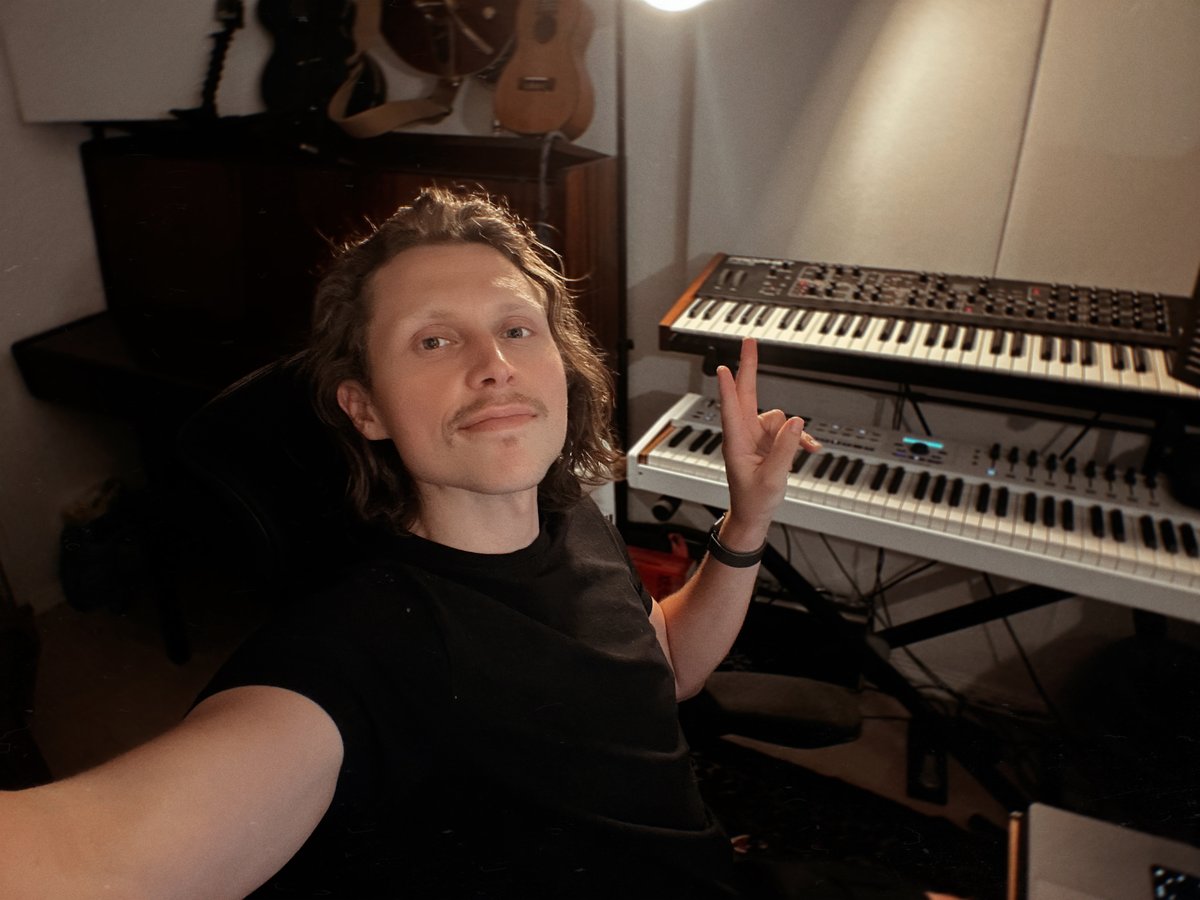 Blown away by the support already. We've raised 4/5ths of the VISA cost in just hours! 🤯

With Twitter rugging, I'm headed to sleep. Gearing up for the remaining days of this 7-day open edition on <a href="/soundxyz_/">sound.xyz (🎧,🎧)</a> 

A massive thank you to everyone who's minted "Carry Me Home" so far!