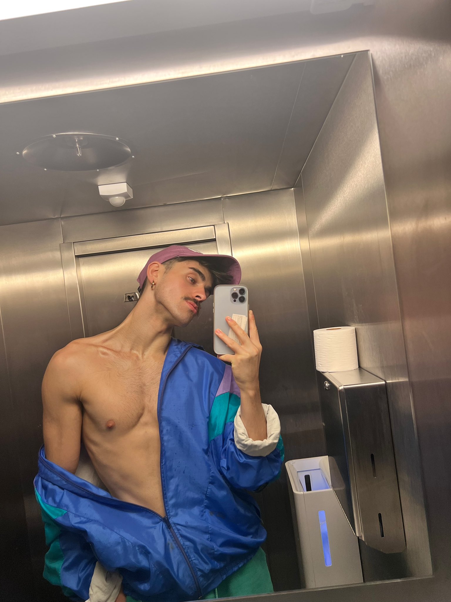 Twitter Nipple Slip - nrvia74