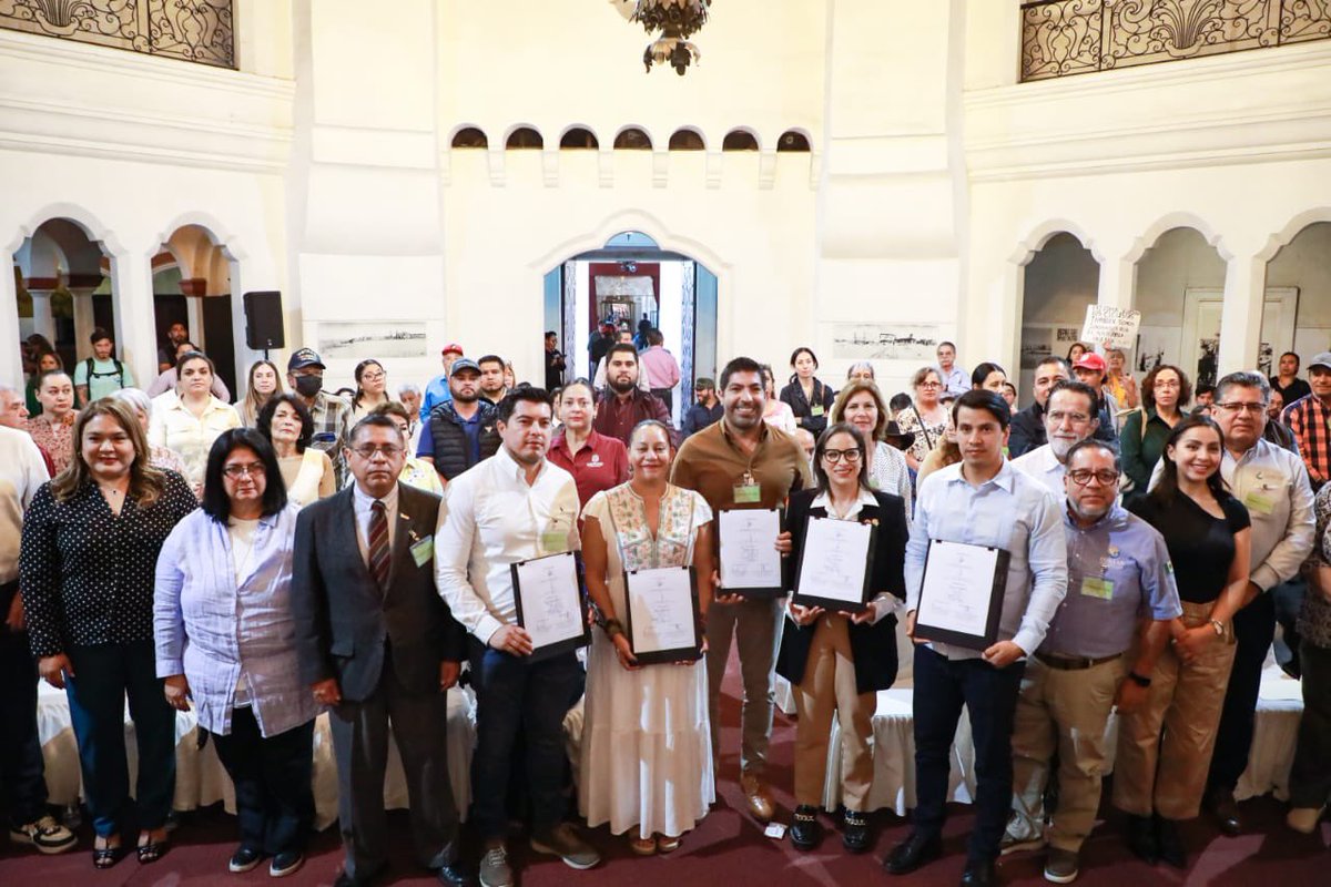 María Luisa Albores González tweet media