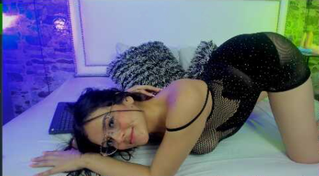 _sofia_m_model's tweet photo. @chaturbateGolds yes im online!
https://t.co/p6NrBvctYC https://t.co/thPffr0zVO