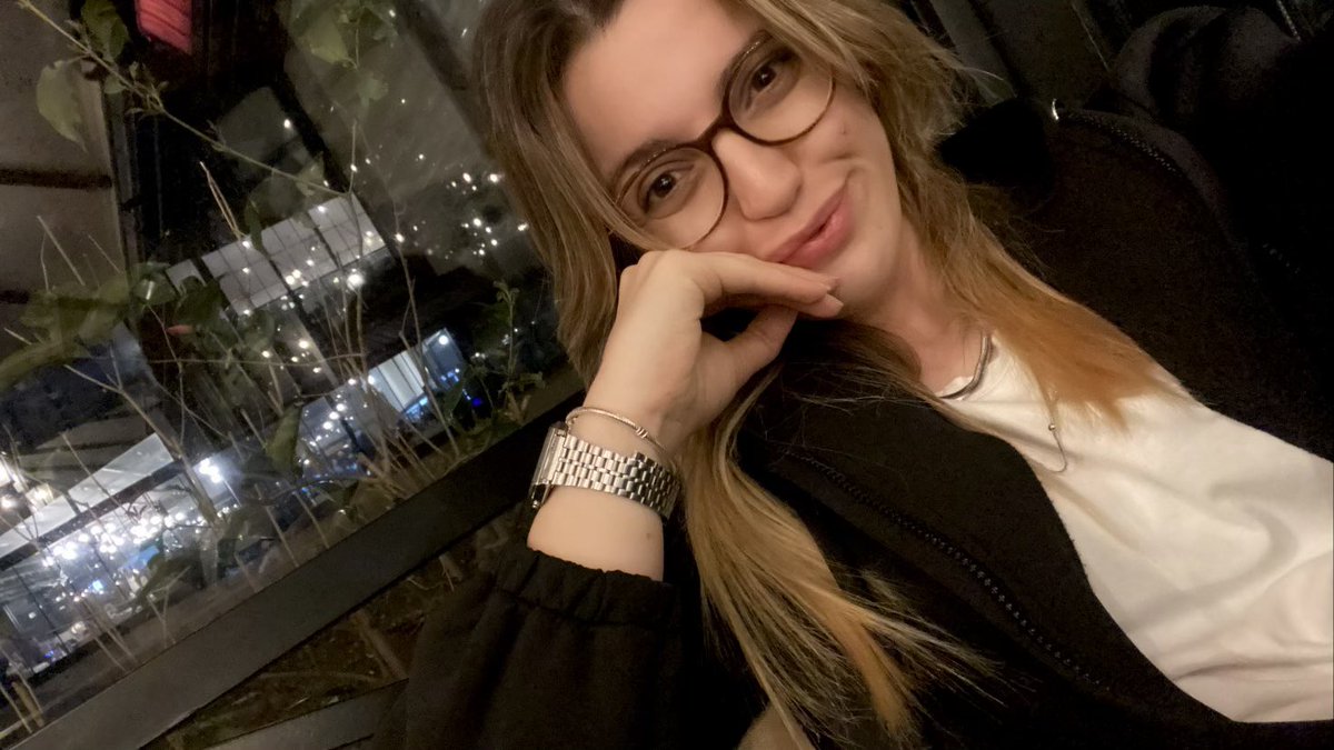 zeyssudee's tweet photo. hak ediyorum her milimini bu dik gülüşün✨ https://t.co/ClMODwU3Vs