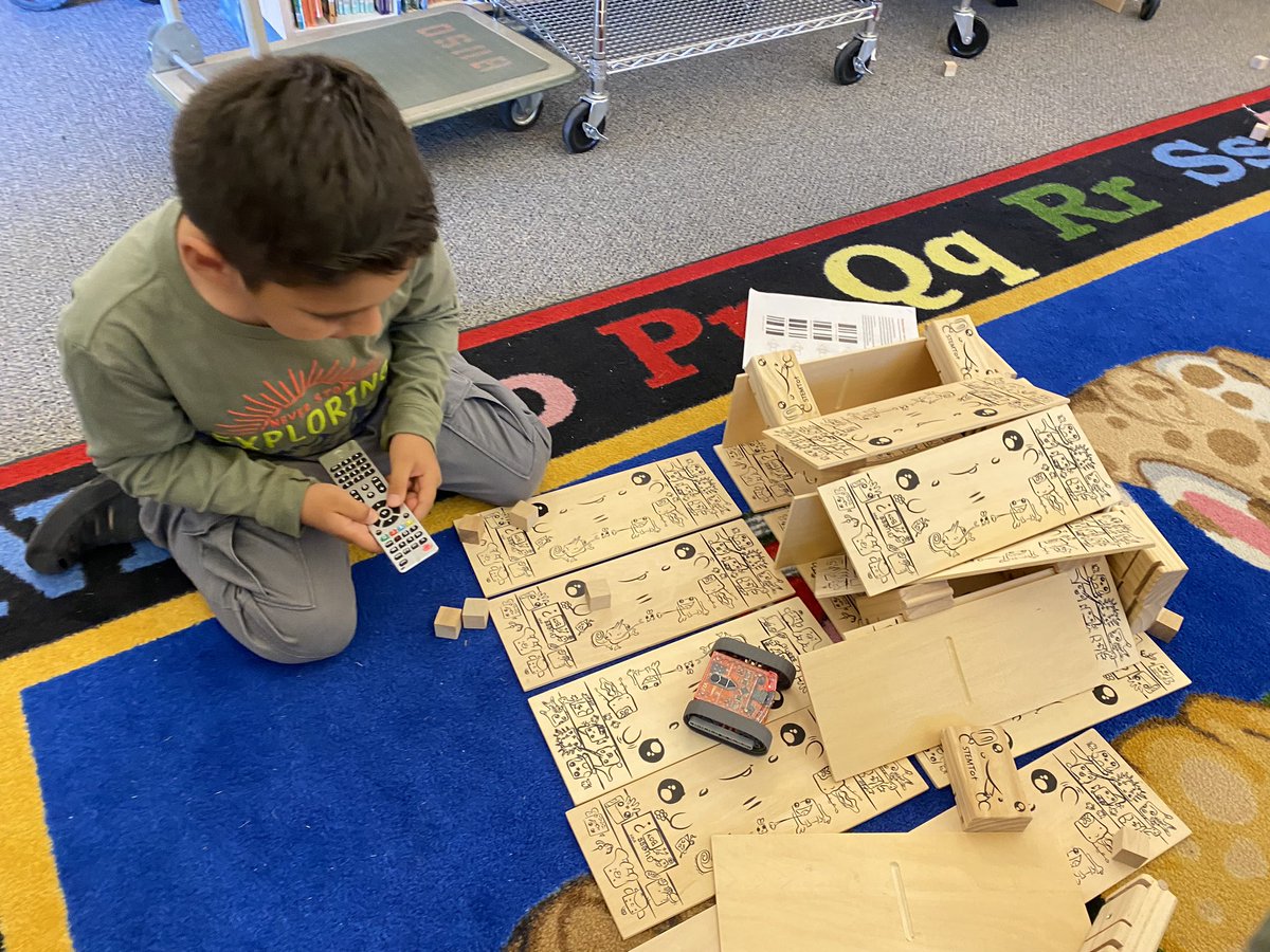 Mrs. Chavez tweet media