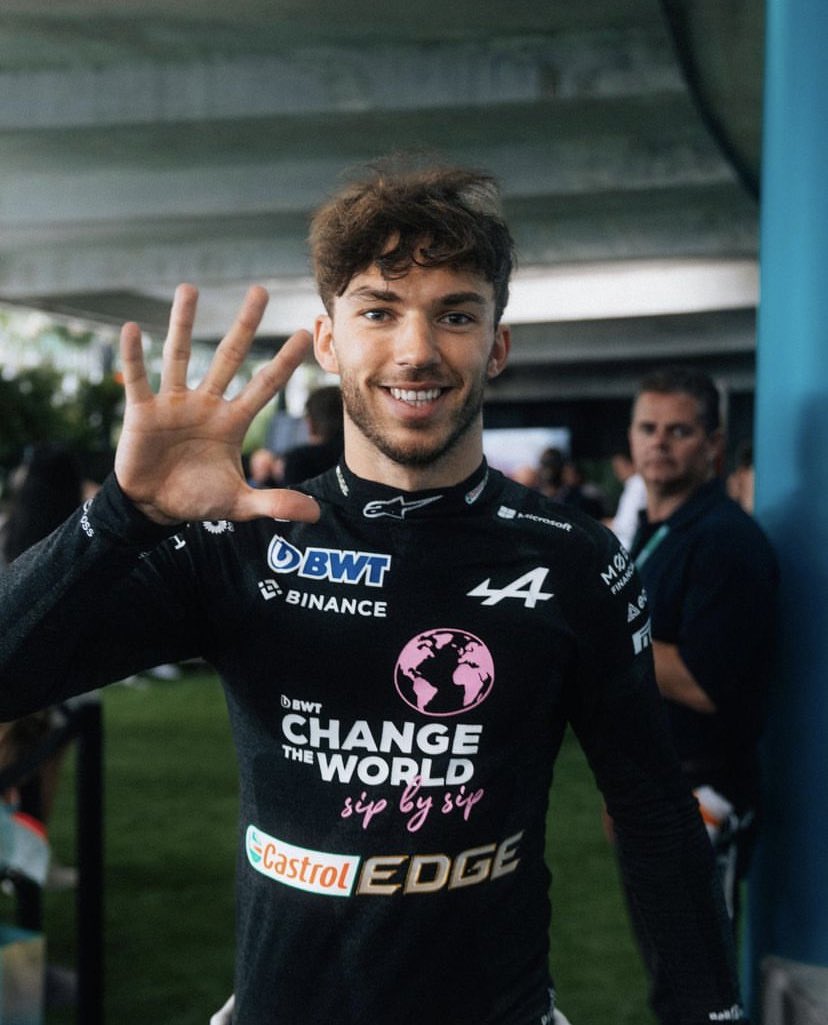 raquel 🌞 on Twitter "pierre gasly as ‘ona’ pierre and this song just