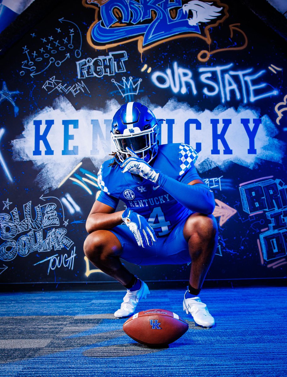Kanyegaines11's tweet photo. How I look wildcats fans 👀 I enjoyed my time @UKFootball @CoachC_Collins #GoBule #BlueGrassState #GoWildcats @Andrew_Ivins https://t.co/fW56nvwSng