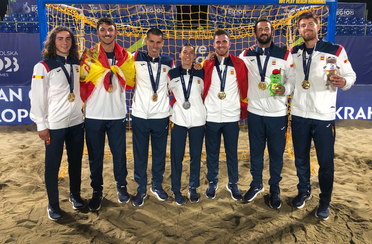 🇪🇸 ¡Oro para los #HispanosArena y plata para las #GuerrerasArena en el #EuropeanGames2023! 👏

Espectacular torneo de todos nuestros representantes, que vuelven a casa con medalla. ¡Vuestro club está muy orgulloso de vosotros! 🤩

¡¡ENHORABUENA!! 👏

#SienteBalonmanoPlaya 🏖️