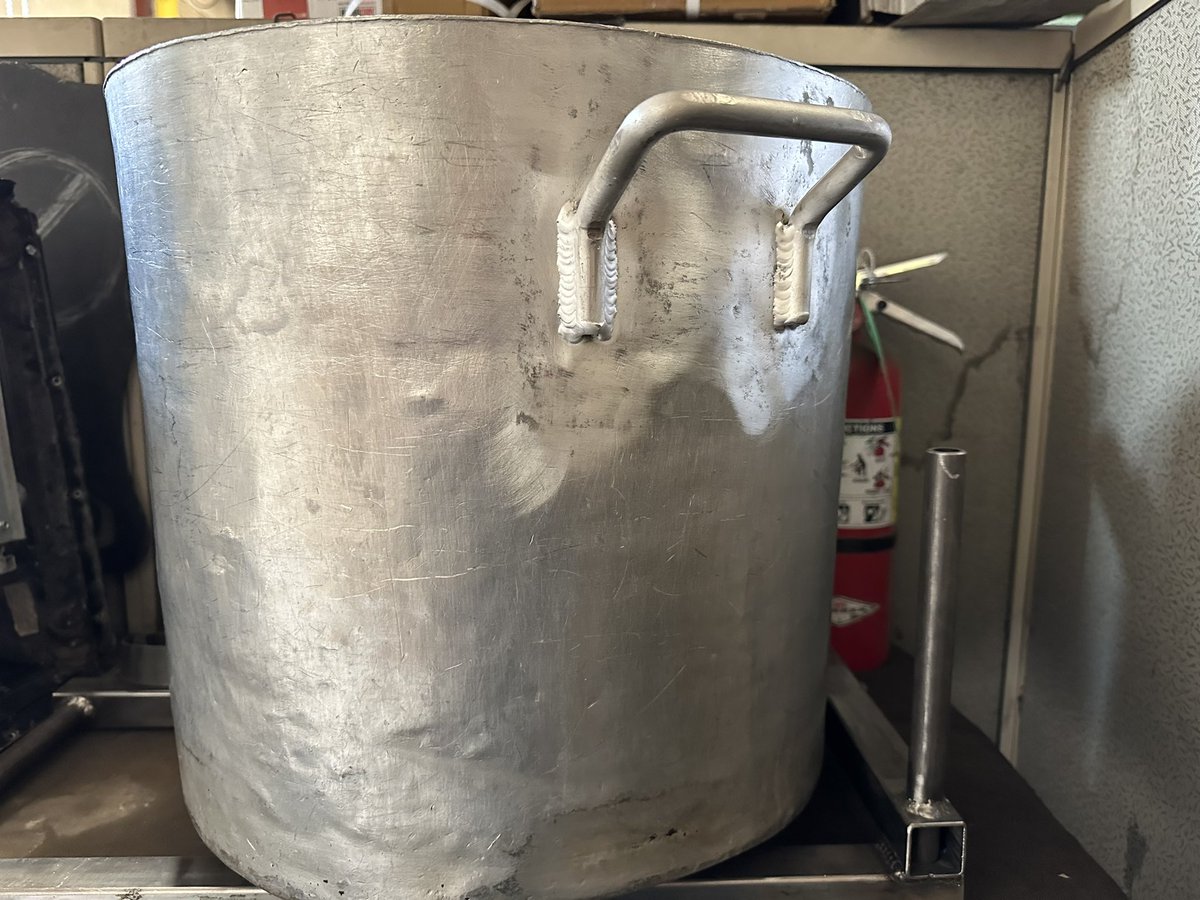 Pot repair! 
*
*
*
*
*
*
*
#welding #repair #weldshop #weldit #welder #bendoregon #inbendoregon #inbend #centraloregon #pot #tig #summertime #awesome #photooftheday #job