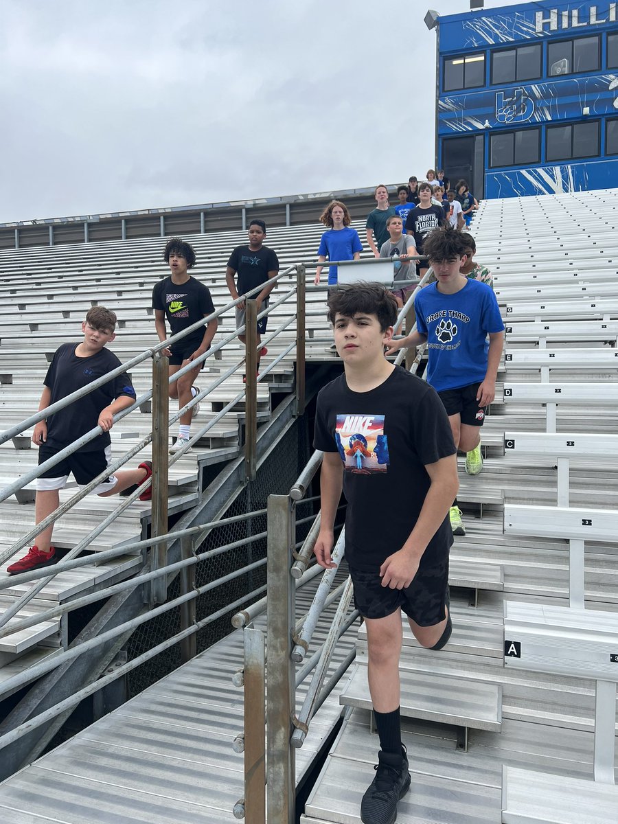 wmscatsfootball's tweet photo. Legs on 🔥
#nostrugglenoprogress
@wmscatsfootball 
@hdvfootball 
@hd_athletics https://t.co/lWl4hEzCyW