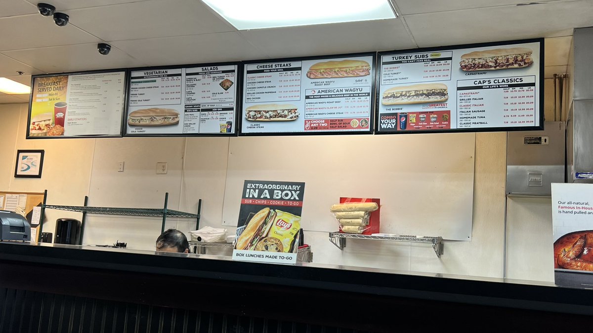 LA_fanatik1's tweet photo. Some #Capriottis for lunch!! 😋😋😋 #ClassicItalian and #GrilledItalian https://t.co/sZxvTJCYCd