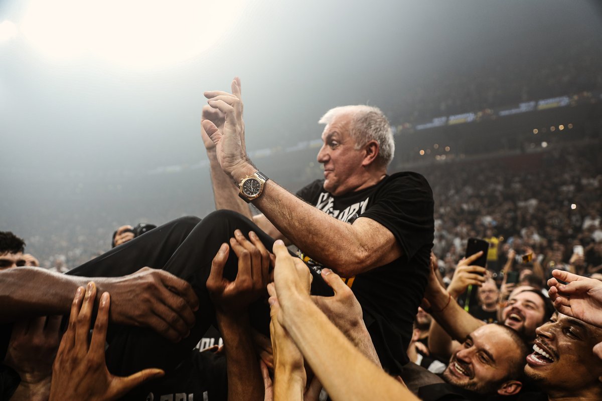 📷 If you want a legendary championship-winning party, you have to throw a legendary coach up in the air.  🥳

@PartizanBC #ABAPlayoffs