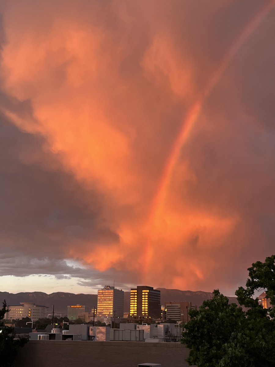 Sunset with rainbow. No filter used. Happy Pride!
.
𝒮𝒾𝑔𝓃𝑒𝒹 𝒟𝒾𝒶𝓃𝑒
.
#SignedDiane #rainbow #pride #albuquerque