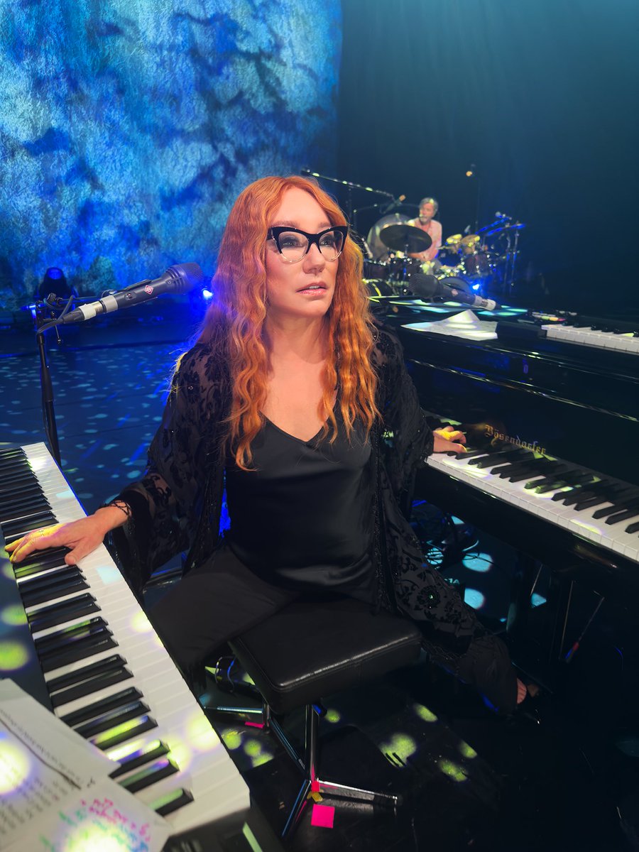 toriamos tweet picture