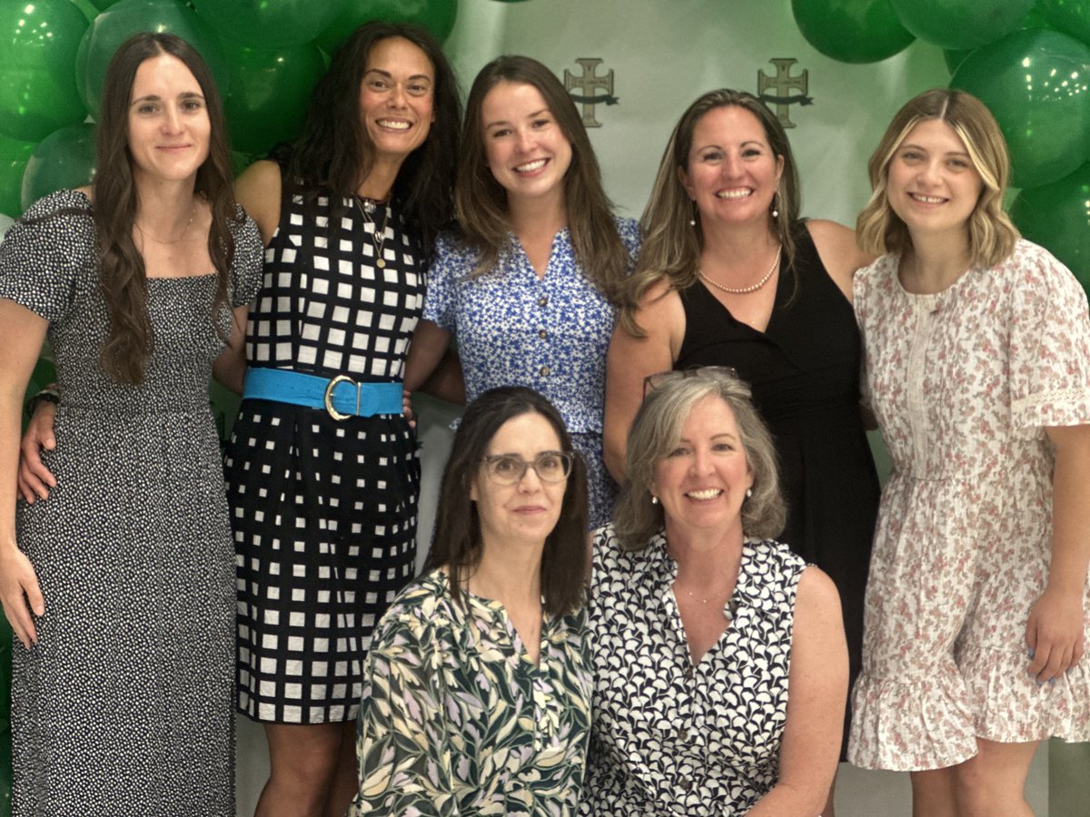 …and that’s a wrap! Congratulations to all the Grade 6 students today! 🎓St. Luke will miss you ♥️
<a href="/StLukeGrade6/">MrsLogan</a> <a href="/msmollyteacher/">.</a> @Shan_OBrien1 <a href="/StLukeNepean/">St. Luke School (Nepean)</a>