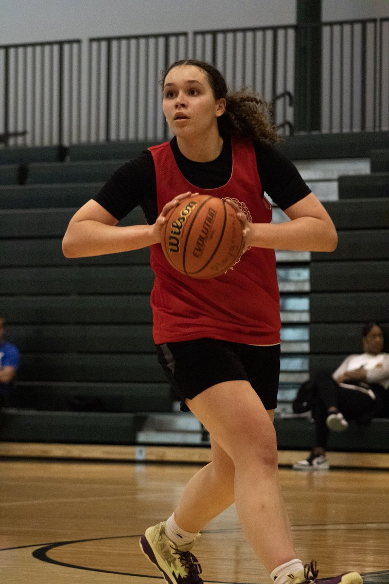 Her Hoops Network (@herhoopsnetwork) on Twitter photo ✍️NEPSAC Scholastic✍️
(Subscribers)
Day 2 Part 2 Player Notes 🏀📝
🔗 herhoopsnetwork.com/2023/06/22/day…
▪️<a href="/SummerSwish12/">Summer Warren</a> 📸
▪️<a href="/derintokcann/">Derin TOKCAN</a>
▪️<a href="/brimcdermott_/">brianna</a>
▪️<a href="/EllaSmith2007/">Ella</a>
▪️<a href="/kylee_rose15/">Kylee Shah</a>
▪️<a href="/StevieLeigh_14/">StevieLeigh Bannon</a>
▪️Margot Newman
▪️Alicia Mitchell
▪️Liv Westfort
✍️: <a href="/BashHoopsNE/">Bash Hudson</a> ✍️NEPSAC Scholastic✍️
(Subscribers)
Day 2 Part 2 Player Notes 🏀📝
🔗 herhoopsnetwork.com/2023/06/22/day…
▪️<a href="/SummerSwish12/">Summer Warren</a> 📸
▪️<a href="/derintokcann/">Derin TOKCAN</a>
▪️<a href="/brimcdermott_/">brianna</a>
▪️<a href="/EllaSmith2007/">Ella</a>
▪️<a href="/kylee_rose15/">Kylee Shah</a>
▪️<a href="/StevieLeigh_14/">StevieLeigh Bannon</a>
▪️Margot Newman
▪️Alicia Mitchell
▪️Liv Westfort
✍️: <a href="/BashHoopsNE/">Bash Hudson</a>
