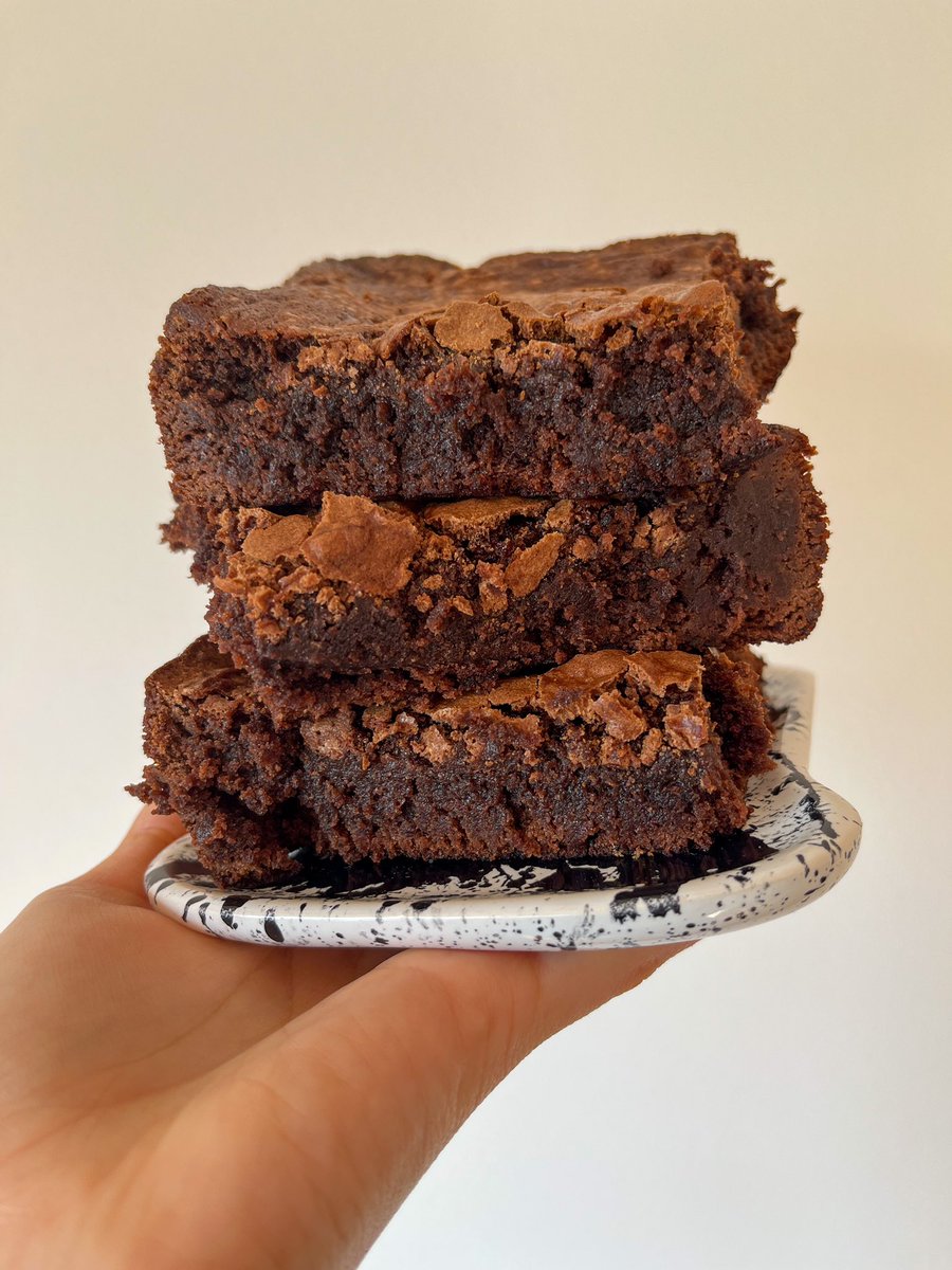 chula_cake's tweet photo. PORCIONES DE BROWNIE A $200🤪
solo por este sábado ❤️‍🔥
pueden hacer su pedido para retirar x la tarde! https://t.co/cO4gIIx9g6
