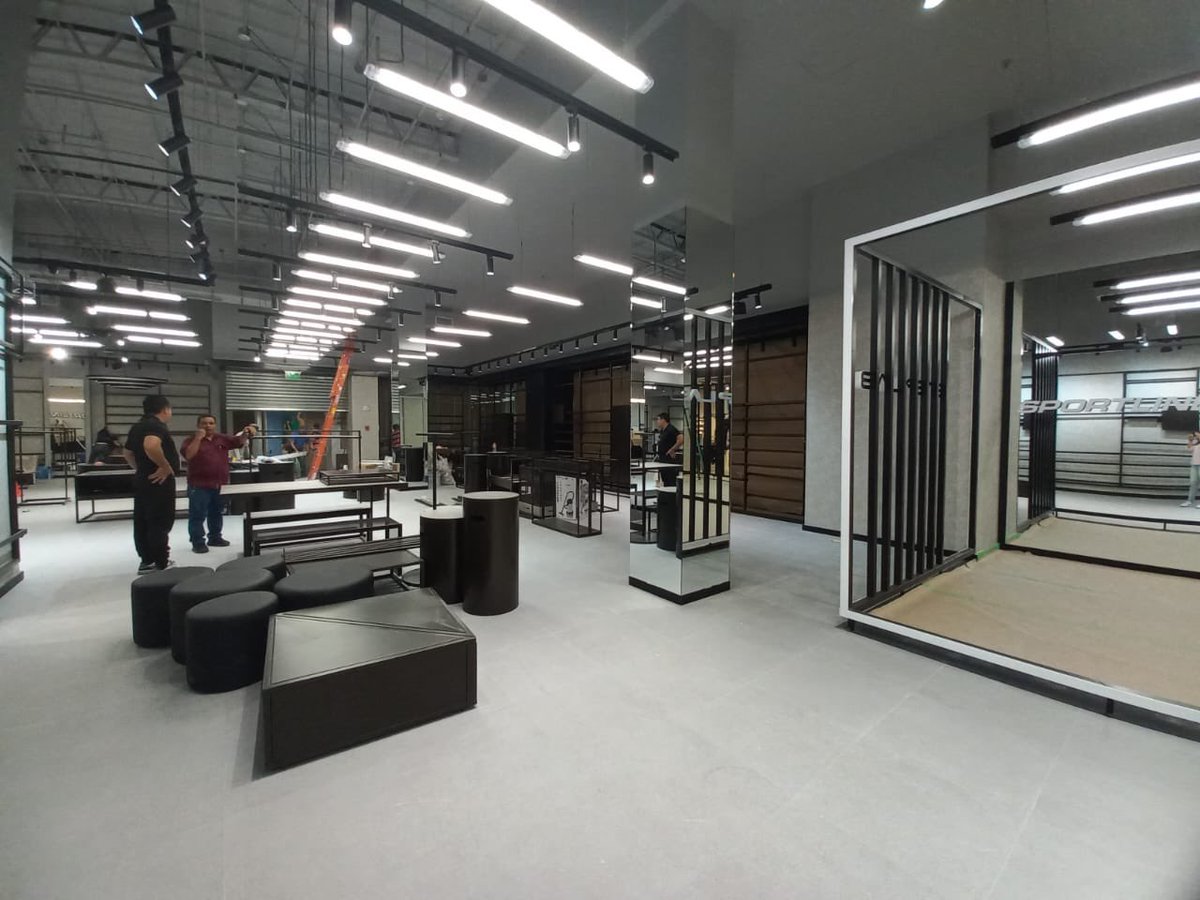 JE_Quevedo's tweet image. De los proyectos mas difíciles y complicados que he tenido, alegrías y llantos… desvelos y ayunos. Terminado.

#sportline
#steplab 
#arquitectura
#Multiplaza