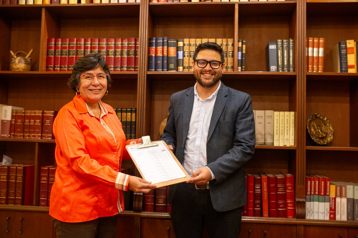 Marianella Ledesma, expresidenta del Tribunal Constitucional, firma por el adelanto de elecciones. ¡El cambio no espera, se construye! Ven y firma por el Perú ✍🇵🇪