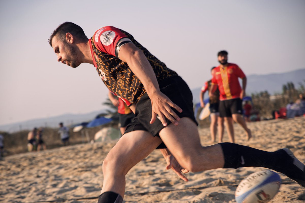 first time shooting sports!! Loved it, hope i get to do it again soon!!
#sportphotography #beachrugby