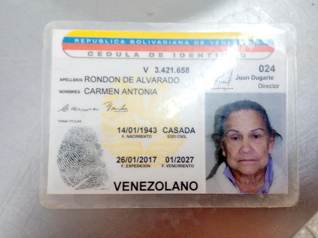 Elytarud's tweet photo. Buenas . Si alguien conoce a algún familiar, por favor comunicarle que la señora fue atropellada frente al centro comercial  Líder. Obviamente falleció y no han dado con algún familiar o conocido 😞 difundir a los grupos de su comunidad.@raulrivas05_1 https://t.co/3vWORRbnfV