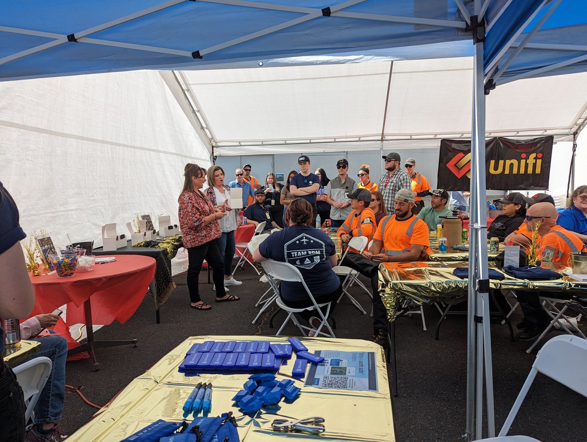 AOSafetyUAL's tweet image. Having a blast at the RDM #safetyfair! There are raffles, food, photo booths and giveaways! #whyiworksafe badges are being printed for the employees too! @Westcoastmike1