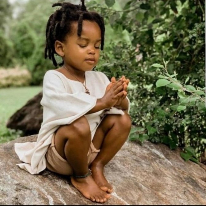 Colors never pretend, mouth speaks, dignity is definition of true brightness, More you grow the more you learn how to be humanity, brain is covered by different nutrition bt the truth is eyes face all challenge also remember in life, nothing is called past,My dream is circle 😷🙏