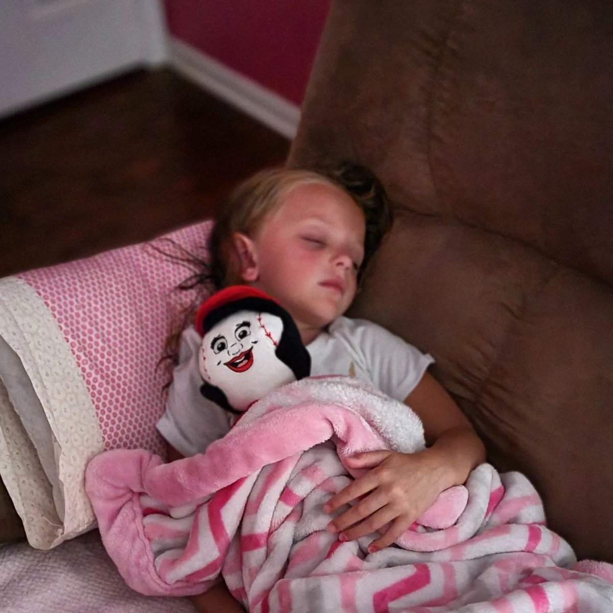 ncholer's tweet photo. @Reds My daughter is obsessed with Rosie, we live 5 hours away and have been to a few games and she's never gotten to meet her.      I promised her I would do everything I could to make it happen on Saturday.  Help a Dad out, we are sitting in section 110, what can I do? https://t.co/aPQghIT6JZ