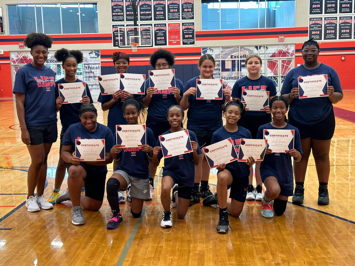 LHSWWomensHoops's tweet photo. Great week of camp coaching these girls. They worked hard and improved everyday! Excited for our upcoming and what they will do for the future of our program! 🏀 @lifemustangs @SLThrush @coachwelch67 https://t.co/mi4gHc7T72