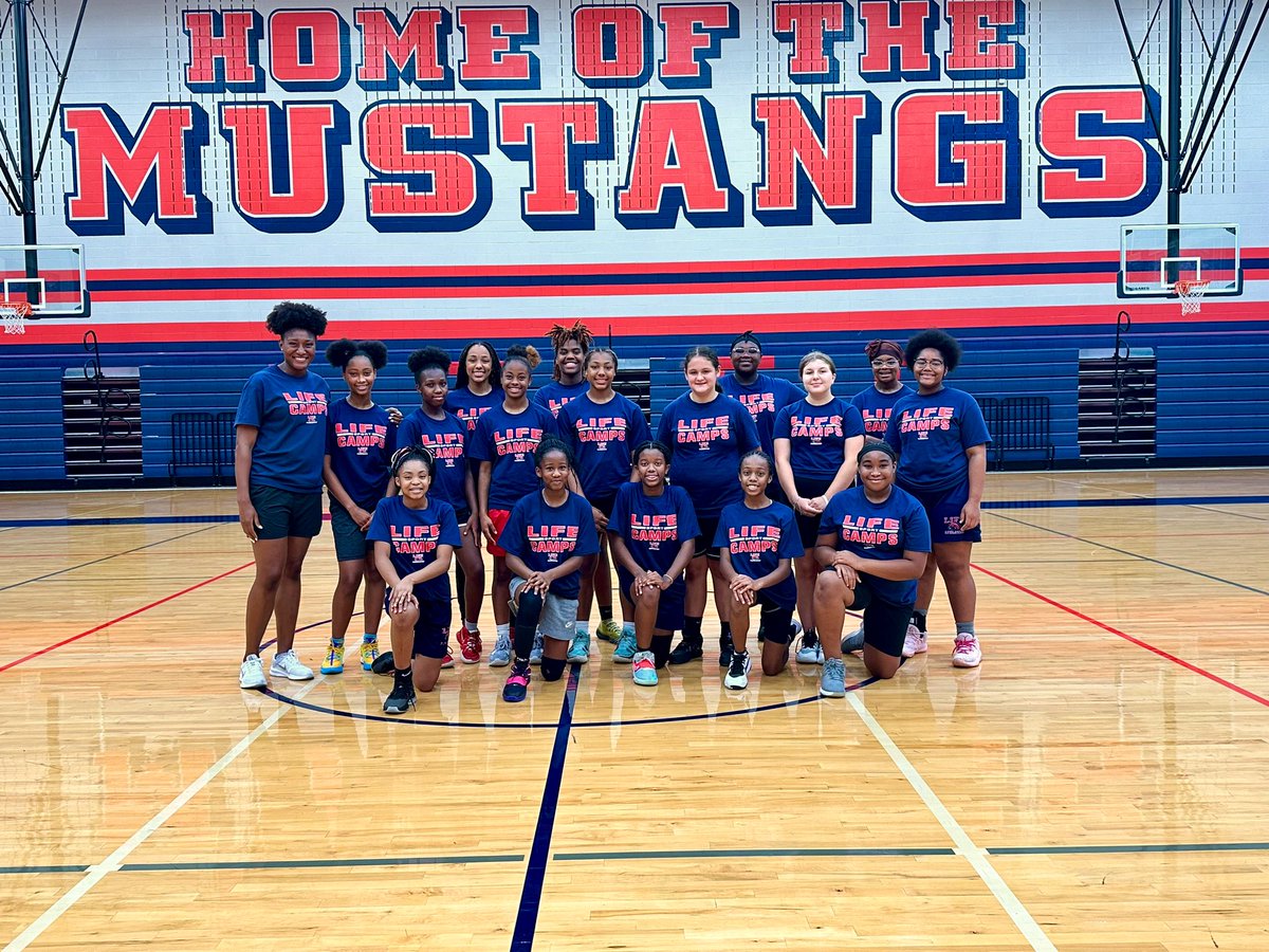 LHSWWomensHoops's tweet photo. Great week of camp coaching these girls. They worked hard and improved everyday! Excited for our upcoming and what they will do for the future of our program! 🏀 @lifemustangs @SLThrush @coachwelch67 https://t.co/mi4gHc7T72