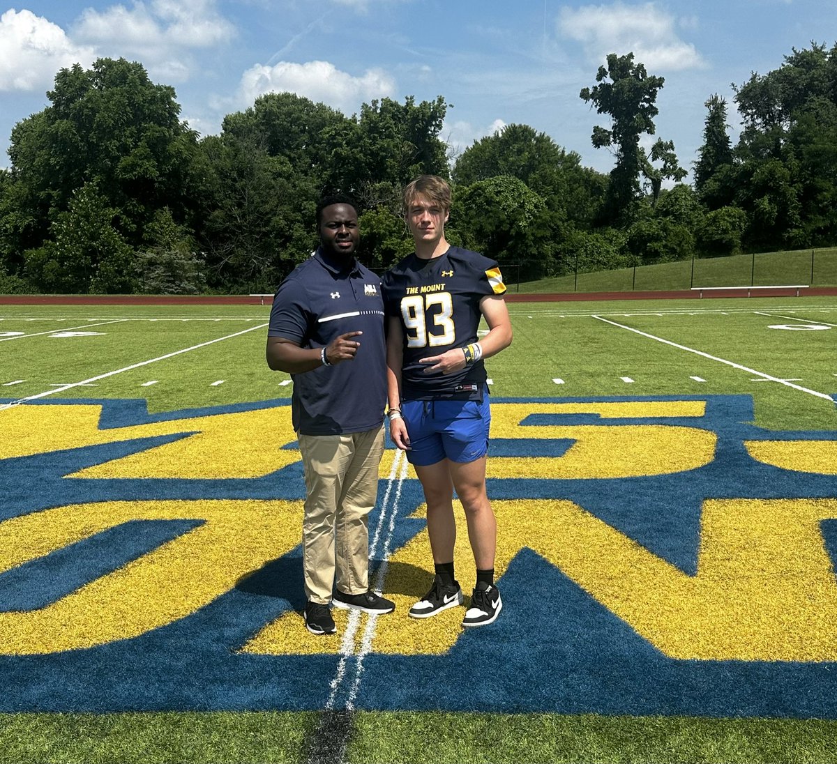 Had my first official visit at @MSJ_FB. Thank you @JT_FTF @CoachHopperton @CalebCorrill for the welcome and great tour of campus. It felt great wearing the jersey. #defendthemount #workwins @_AHS_Football @CoachEvanDreyer @coachveil @coach_dbrausch