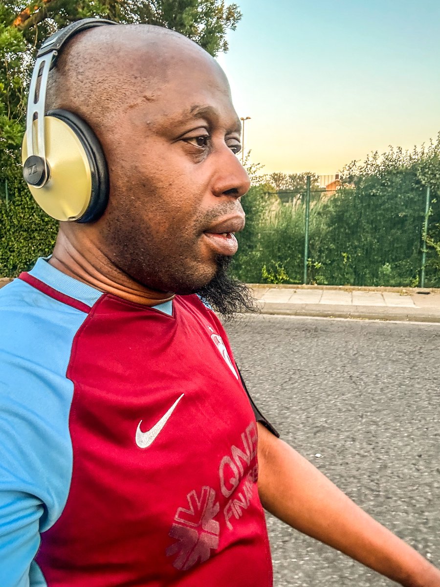 ShoggyShoggz's tweet photo. Day 6/90: Run regularly and enjoy a healthier life: Lost 0.3Kg today ✅ 

Looking like lol 😅

#JoinShoggyinLosingWeight #Titan #HotFuzz #Poole #映画主題歌 #250M #Κλαιρη #Warriors #BusinessIsBusiness #Godisgood #おは戦50623jk #518回 https://t.co/TwpPIbxbAm