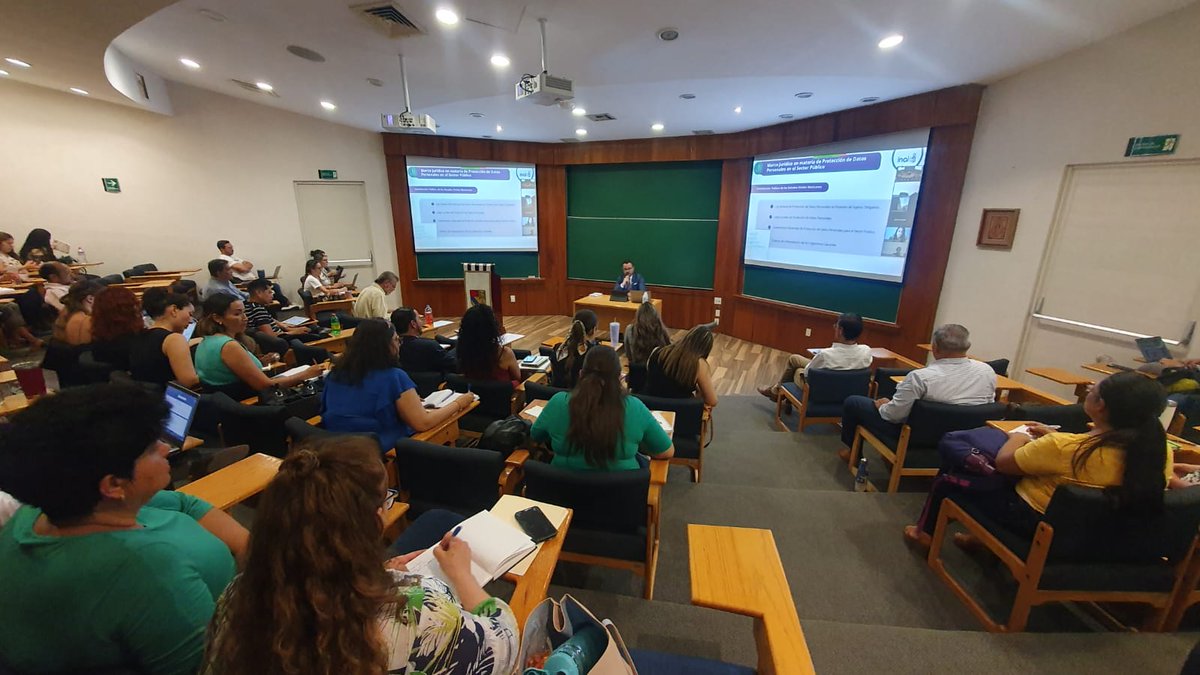 En Diplomado en #ProtecciónDeDatosPersonales que impartimos en instalaciones de <a href="/UPGdl/">Universidad Panamericana Guadalajara</a> hoy el Profesor <a href="/Manol10v/">Manuel Ivellez</a> explica la Protección de Datos Personales en el sector público y el marco jurídico que le aplica a los sujetos obligados.
<a href="/JulietDelrio/">Julieta Del Río Venegas</a> <a href="/vinculasociedad/">Promoción y Vinculación INAI</a> <a href="/ciberpensador/">Ciberpensador</a>