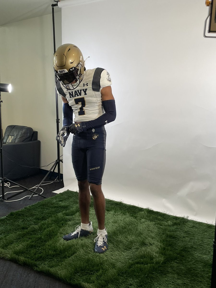13kRomeo's tweet photo. Had a great time at The Naval Academy this morning ! Hope to be back @GreenRB21 @NavyFBrecruit https://t.co/oJLYW7eeTU