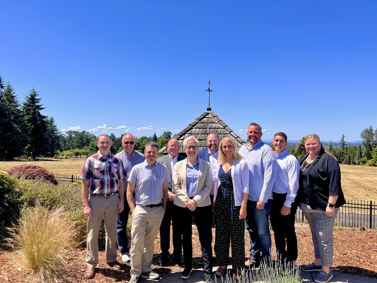 Governor Tina Kotek tweet media