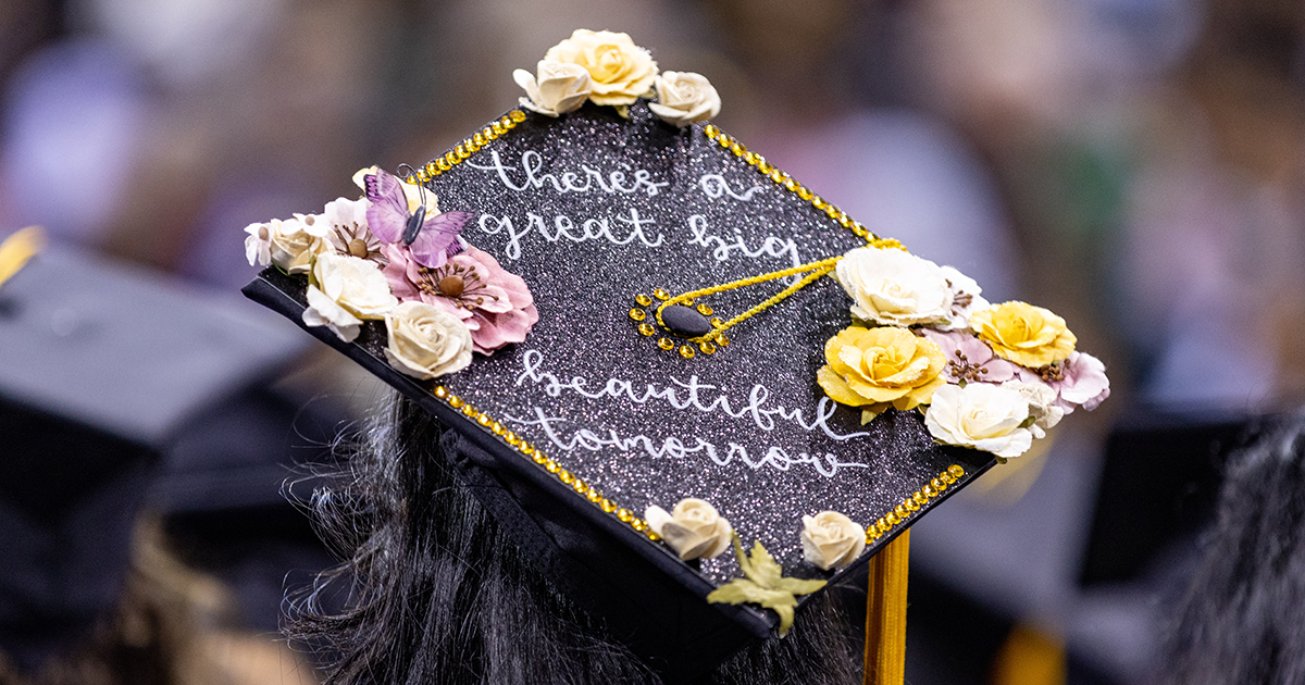 On June 9, we celebrated #UWAllen graduates for their scholarship, service and impact with 4,000+ family and friends. A roundup of the speeches, the awards and all the pomp and circumstance on a memorable evening at @UW: news.cs.washington.edu/2023/06/22/tak… #ThisIsUW #UWGrad23 #Classof2023