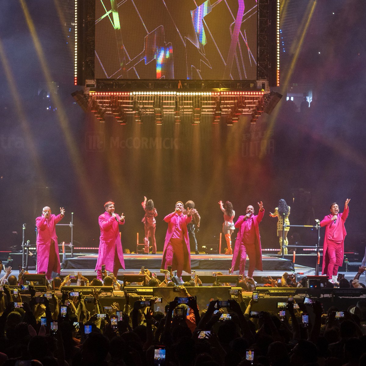 ¡Nos vemos MAÑANA en la <a href="/ArenaCdMexico/">Arena CDMX</a> con el <a href="/90spoptour/">90sPopTour</a>! 🎉🏳️‍🌈 

Vamos a vivir una noche inolvidable y encender la temperatura a 40 grados. 🔥🥵 ¿están listos? 😮‍💨

¿A quién vemos mañana? 🤩 Últimos boletos en <a href="/SuperboletosMx/">Superboletos</a>. 🎟️