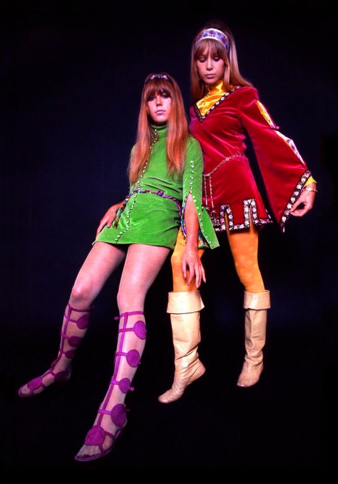 Pattie Boyd and Jenny Boyd modelling for Karl Ferris
[1967]