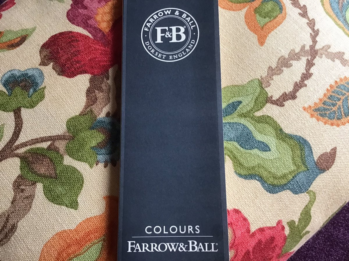 2020rumi's tweet photo. 微妙で繊細な差異 subtlety
#FarrowBall 社の壁用塗料の色見本。宝物。
色のニュアンスの陰影の「微妙さ」が美しい
壁を飾るインテリア文化大国、イギリス
イギリス文化をもっと知りたい方、講座ご用意しています
#夏期講座
#イギリス英語
@NoSchoolAsia https://t.co/kiXKPc4qcu