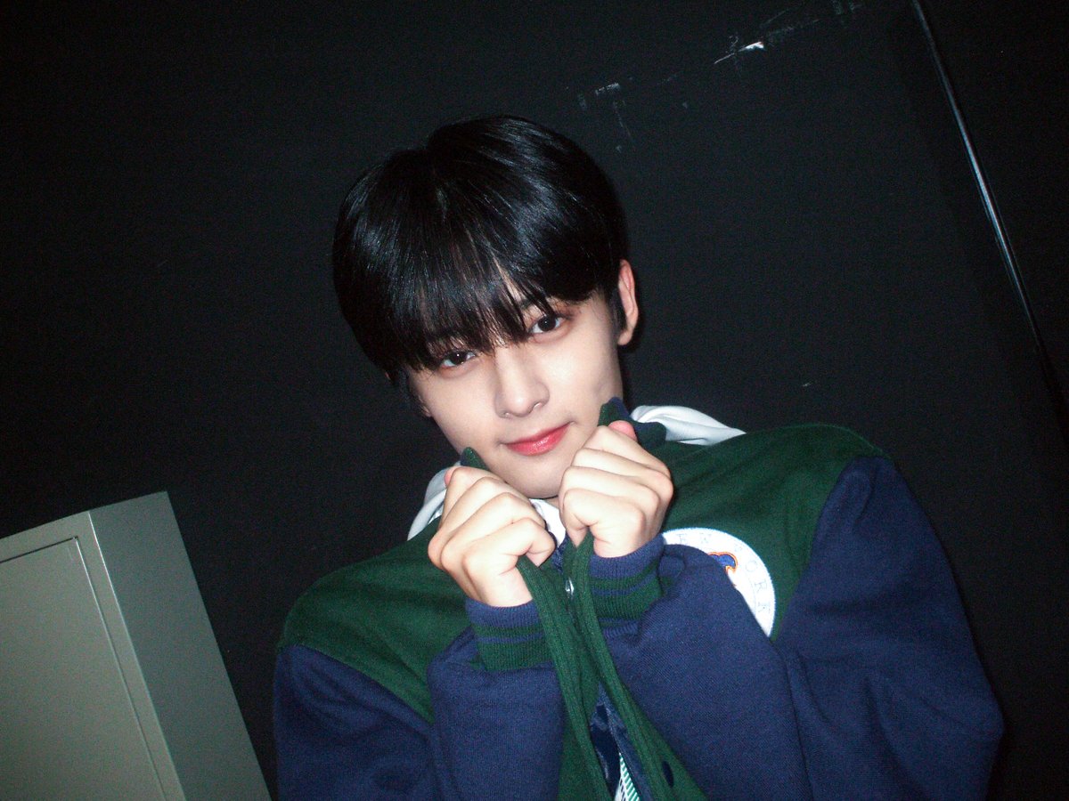 YOUNITE_offcl's tweet photo. [📋] YOUNITE 4TH EP '빛 : BIT Part.1' 음악방송 BEHIND 1탄📷

https://t.co/LcA2h8K53q

#YOUNITE #유나이트 
#빛_BIT_Part1 #WATERFALL 
#브랜뉴뮤직 #BRANDNEWMUSIC https://t.co/exPaEQWko1