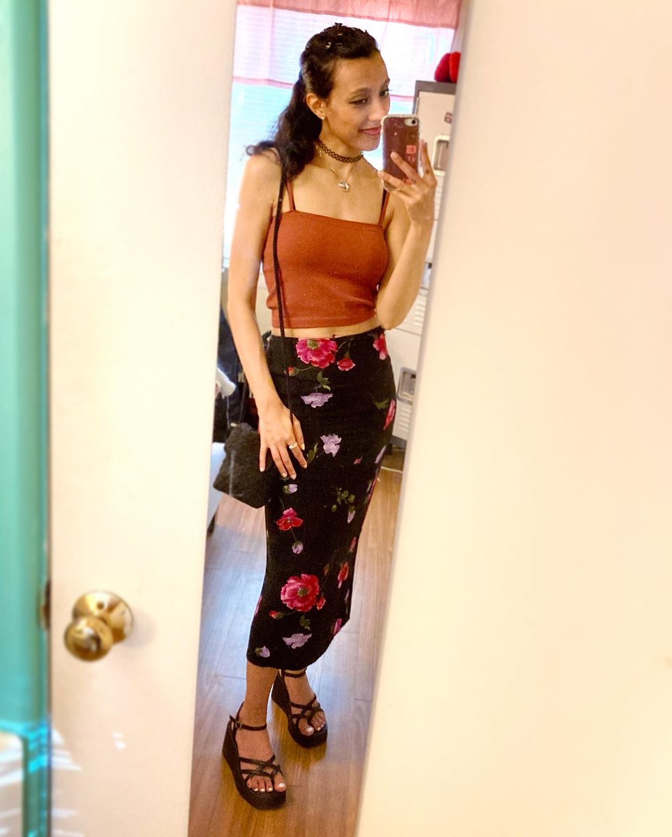 Couldn’t end the day without an official 30th birthday post! 🎂🤯

Can’t believe my 20s are behind me… Can’t believe the first picture is 23 years old… and I’m still channeling Y2K fashion to this day.