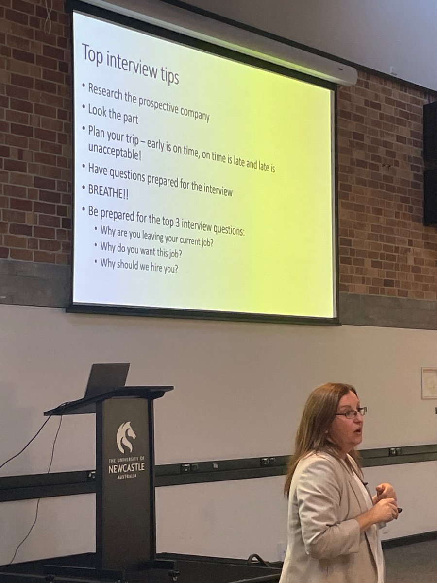SarahValko's tweet image. Terrific talk from Simone Diamindis, Senior Product Manager @Boehringer
Great overview of the different sectors of the Pharma industry as well as stepping us through lots of great tips re. the industry recruitment process
#SBSPIndustryCareersDay