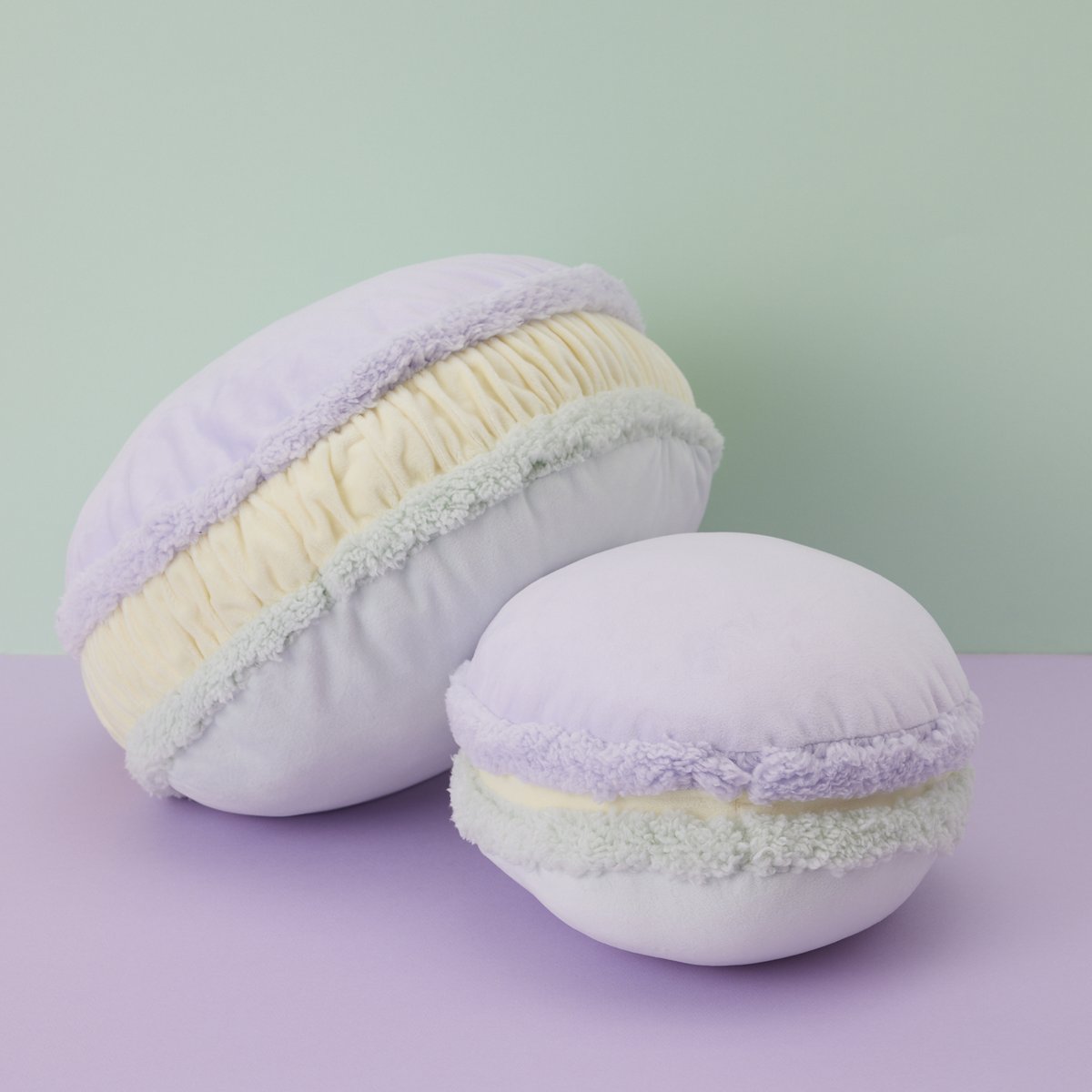 マカロンクッション 触り心地もちもち。 かわいいマカロンクッションが 期間限定で20％OFF